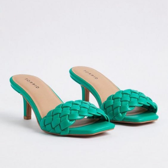 torrid Shoes - Torrid Green Woven Toe Strap Size 8
